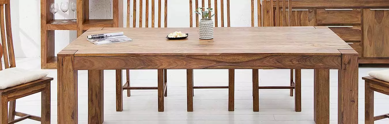 table de repas rectangulaire en shesham avec chaises en bois